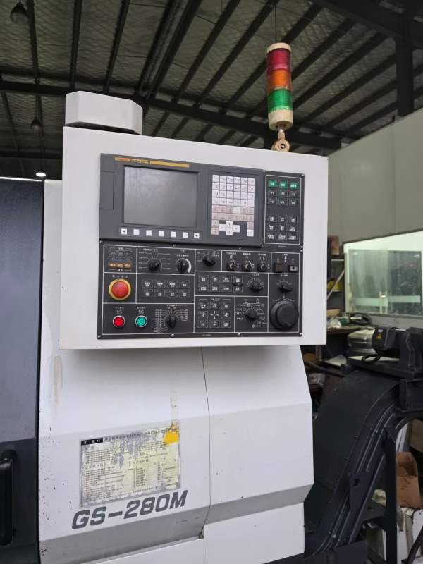 程泰 GS280M车铣复合 床身上回转直径：650 mm鞍座上回.