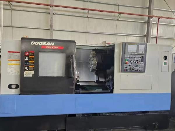 斗山PUMA3050数控车床，车削直径420，车削长度648，发.
