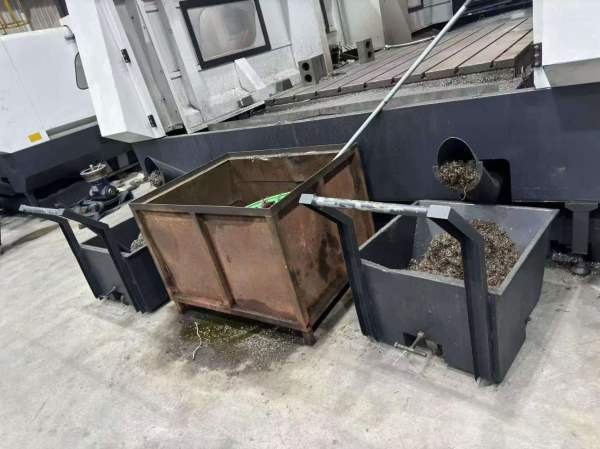 长春工厂刚买两台重型加高3025龙门加工中心 工作台2米.