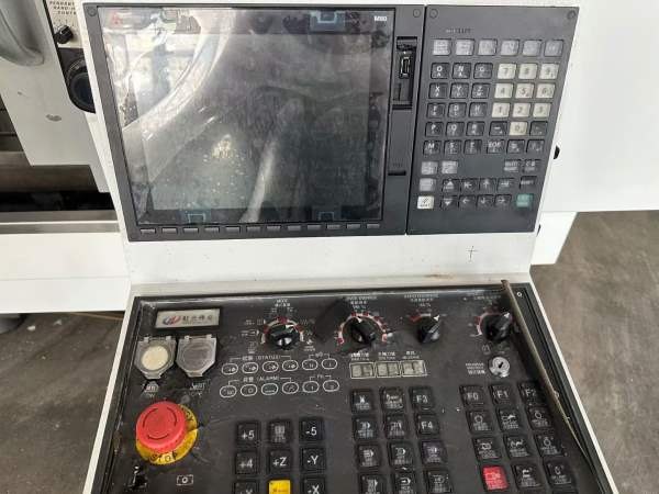 出售虹光伟业VMC-2500加工中心、同款两台、丝杆传动精.