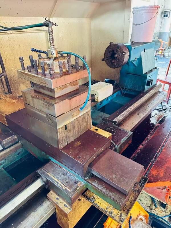 台湾金耀L65数控车床，L，加工长度为2800mm，18寸液压.