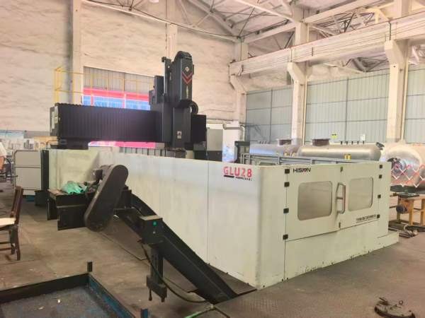 新定海天4028数控龙门铣床，两线一硬，BT50主轴齿轮头.