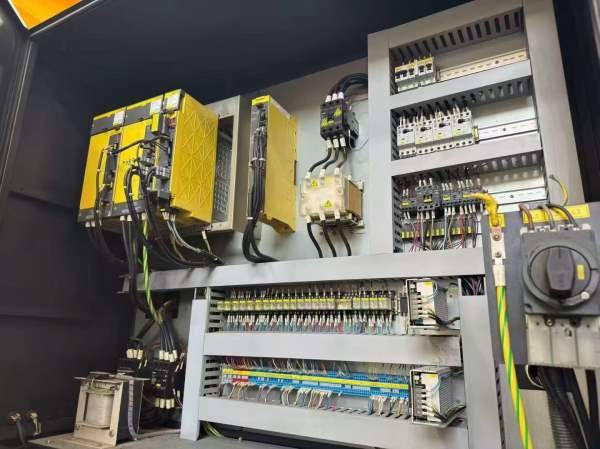 斗山PUMA V835数控立车4台发那科系统，八工位刀塔720.