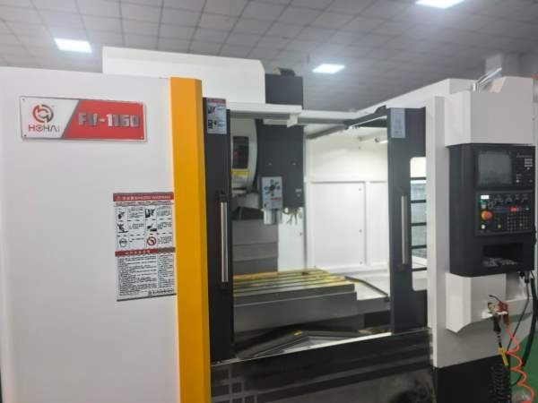 刚到两台全新河海FV-1160加工中心三轴滚柱线轨，45宽X.