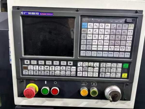 准新机：浙江瑞远520数控车床，加工长度1米，广数系统.
