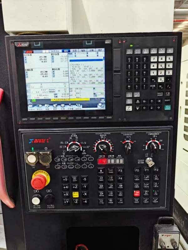 新到一台22年进厂一线品牌乔峰VH-85重型机，三菱M80系.