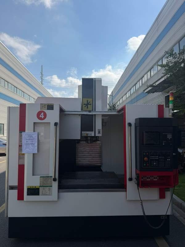 浙江华特855加工中心工作台尺寸：mm三轴行程：0mm三菱.