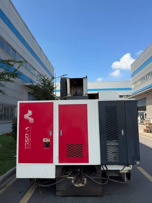 浙江华特855加工中心工作台尺寸：mm三轴行程：0mm三菱.
