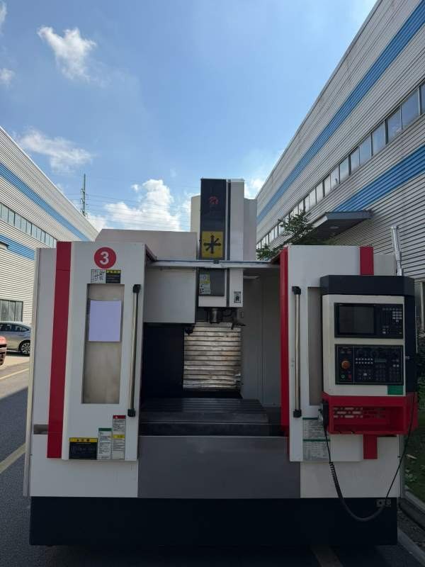 浙江华特955加工中心，工作台尺寸：mm三轴行程：0mm三.