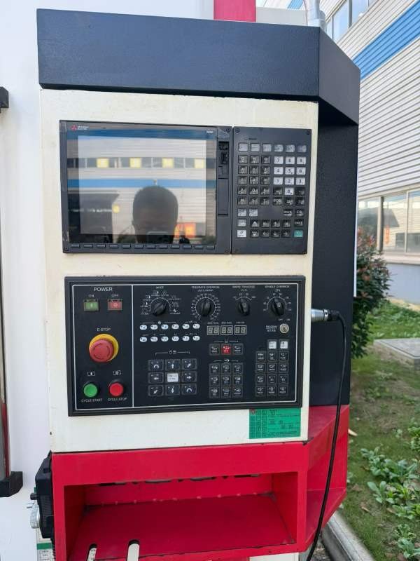浙江华特955加工中心，工作台尺寸：mm三轴行程：0mm三.