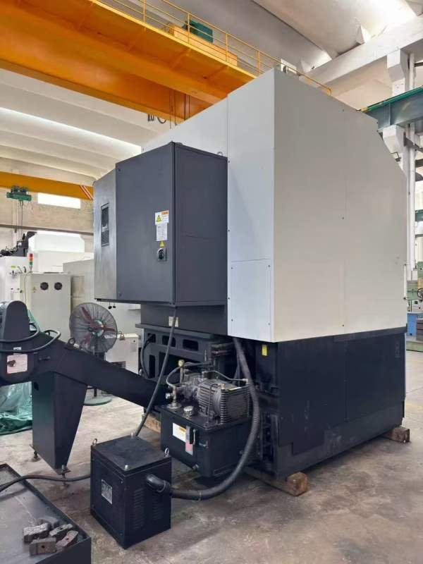 斗山PUMA V835数控立车发那科系统，八工位刀塔720工作.
