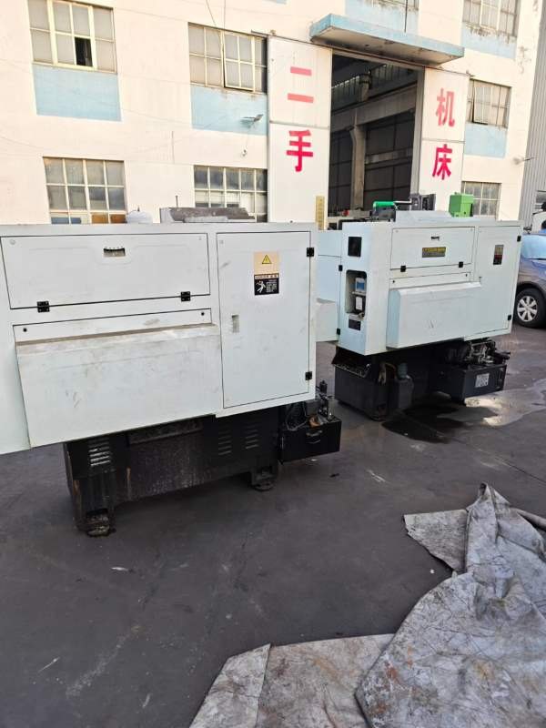 三台同款云南一机0640仪表数控车床，液压夹头，排刀，.