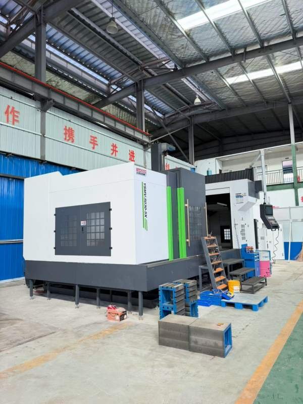 扬森数控机床5030龙门五轴加工中心。工作台4600/2600.