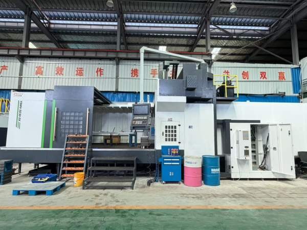 扬森数控机床5030龙门五轴加工中心。工作台4600/2600.