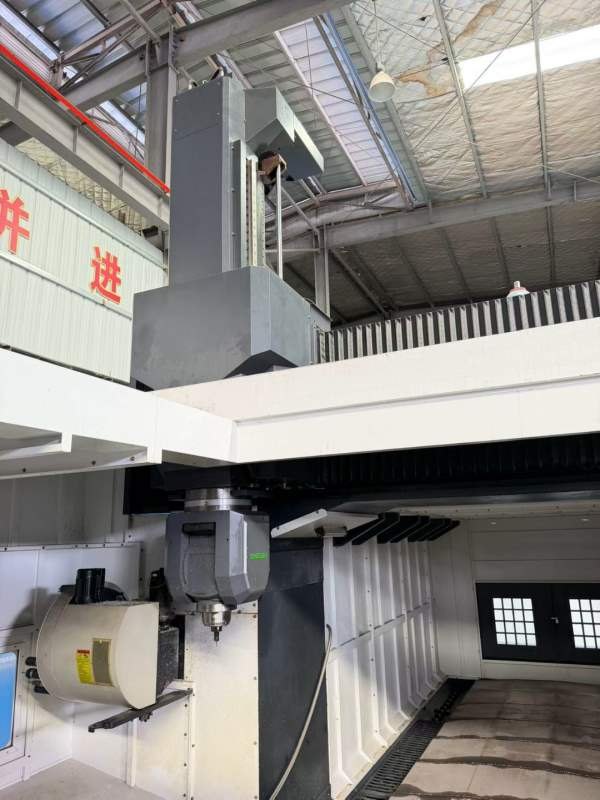 扬森数控机床5030龙门五轴加工中心。工作台4600/2600.