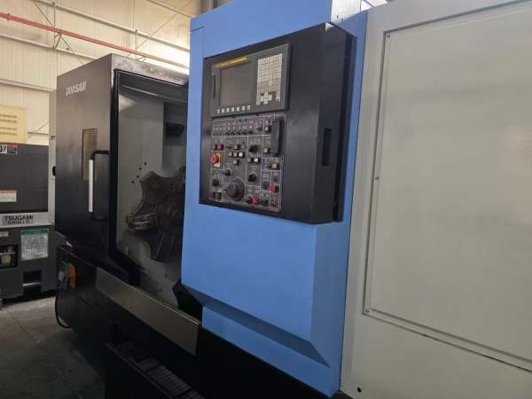 同款两台，斗山PUMA560轮毂车床，带轮毂夹具，主电机3.