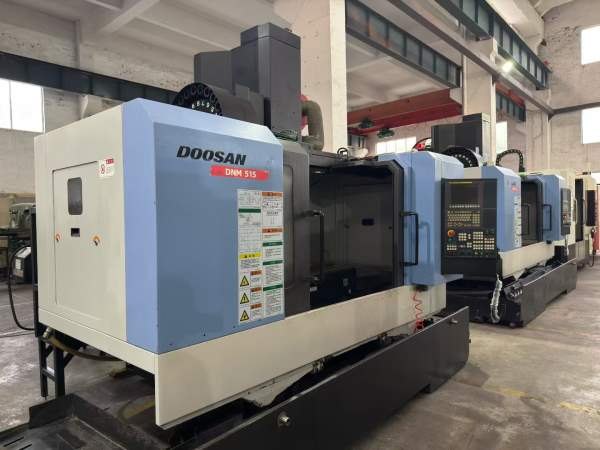 斗山DNM515立式加工中心常州仓库到货！(同款4台)工作.