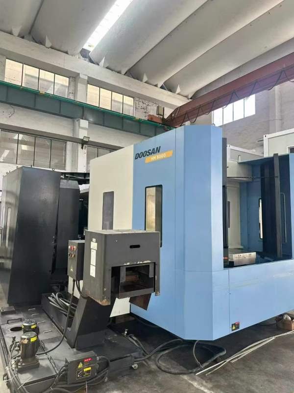 斗山HM8000双工位卧加！带主轴中心出水型号：斗山HM80.
