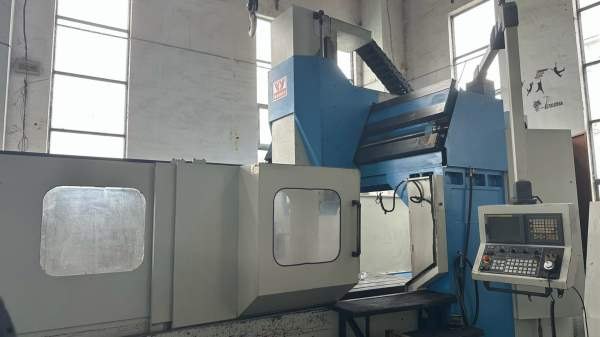 乔威进3223龙门发那科系统X轴行程3200mmY轴行程2300mm.