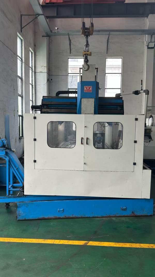 乔威进3223龙门发那科系统X轴行程3200mmY轴行程2300mm.