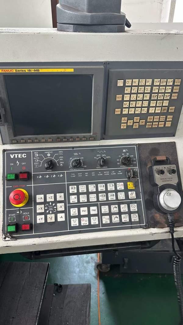 乔威进3223龙门发那科系统X轴行程3200mmY轴行程2300mm.