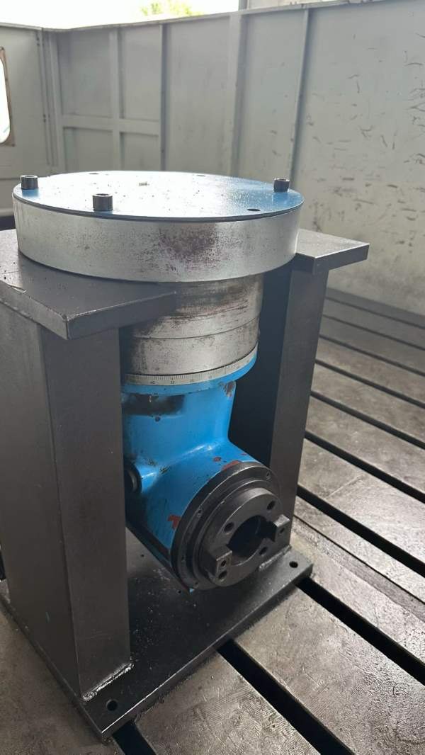 乔威进3223龙门发那科系统X轴行程3200mmY轴行程2300mm.