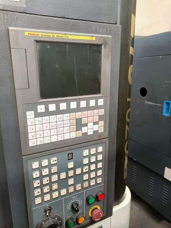 沈阳1625数控斜车，价格不高，6寸液压卡盘，带尾座，.