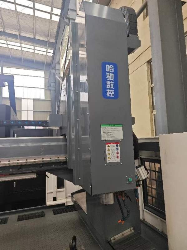 出售2024年哈驰产HLD2518龙门型材机，BT40主轴，12000.