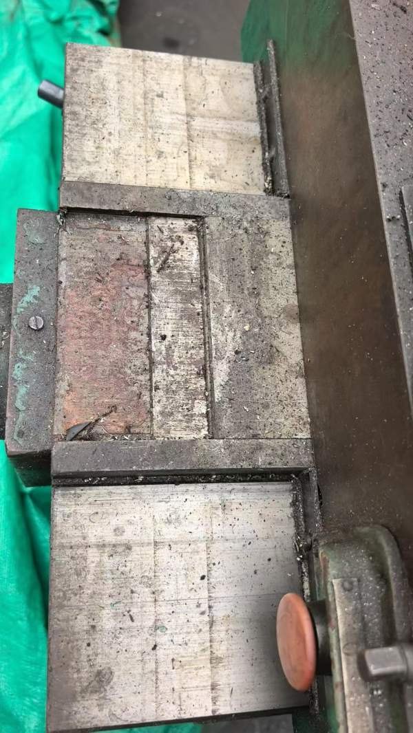 南通万能摇臂铣床，价格不高，原版原漆不缺漆不少漆，.