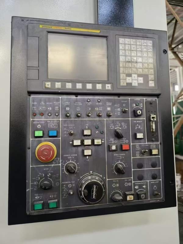 同款4台，斗山PUMA405数控立车，主电机功率18.5/22配1.