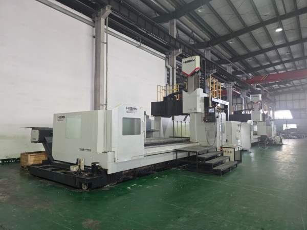 海天 GLUe2340 定梁龙门工加中心同款4台，24把机械手.