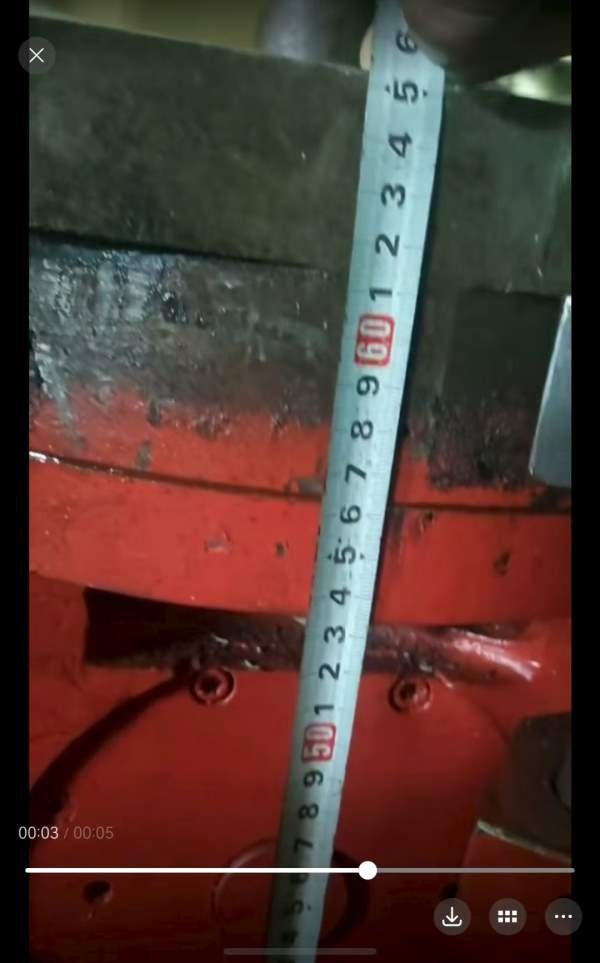 海天龙门设备用，手动扁铣头一个，可任意轴向旋转角度.