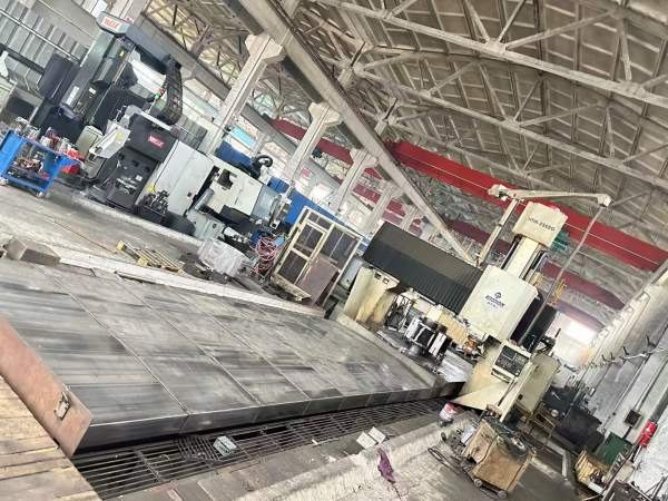 海天2500/8000数控龙门加工中心。工作台2.5米x8米，龙.