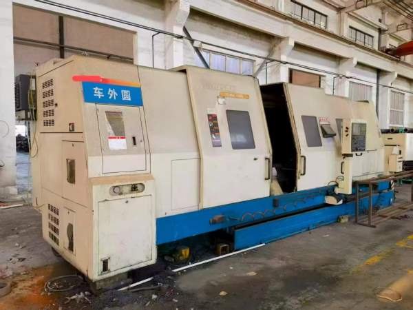 斗山 PUMA 600L 数控车床  ，带中心架主轴转速：1800r.