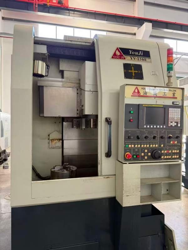 油机YV-250E立车，同款2台。1.加工能力回转直径：500m.