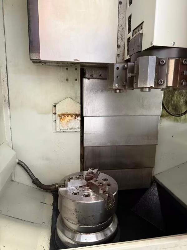 油机YV-250E立车，同款2台。1.加工能力回转直径：500m.