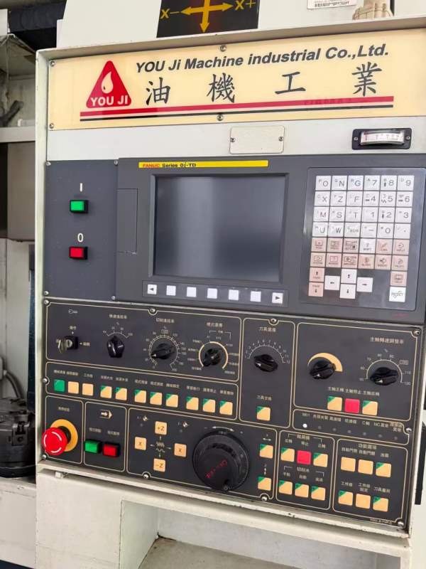 油机YV-250E立车，同款2台。1.加工能力回转直径：500m.