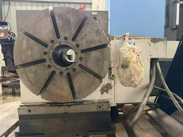 斗山655/50斗山加工中心发那科系统，bt50主轴，带中心.