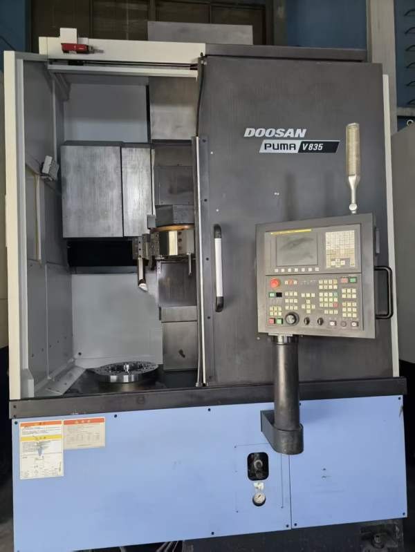 斗山PUMA V8305数控立车同款2台车削直径830mm，床身回.
