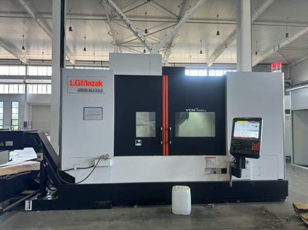 马扎克VCN700DL立式加工中心，工作台1740700。三轴行.