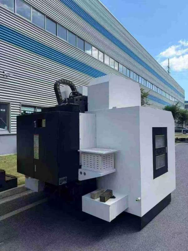 格勒玛GRM-1150T钻工中心，同款两台三菱M80系统、30把.