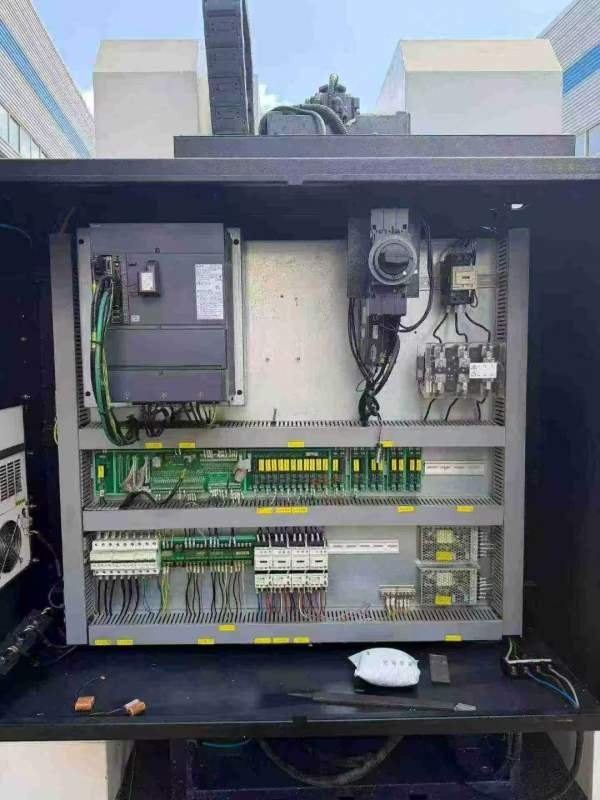 格勒玛GRM-1150T钻工中心，同款两台三菱M80系统、30把.