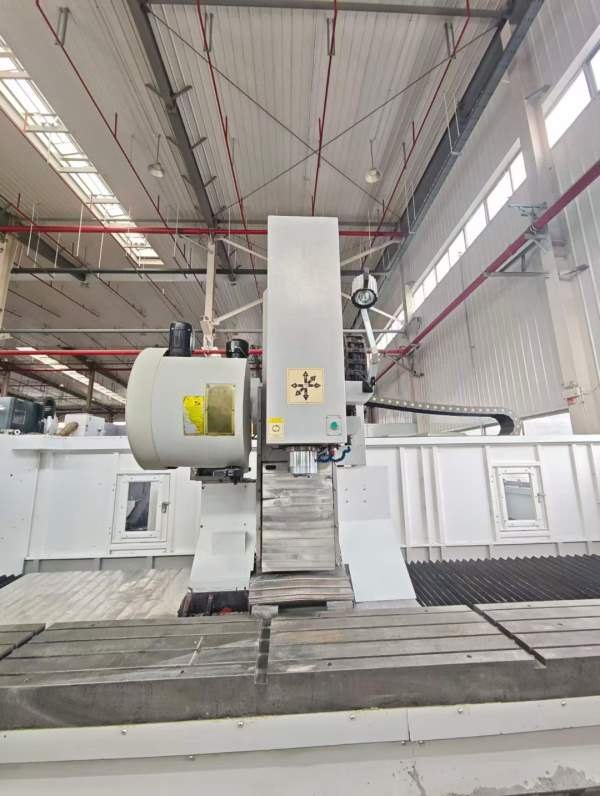 新到一台准新群志4500型材加工中心，发那科MFPIUS系统.