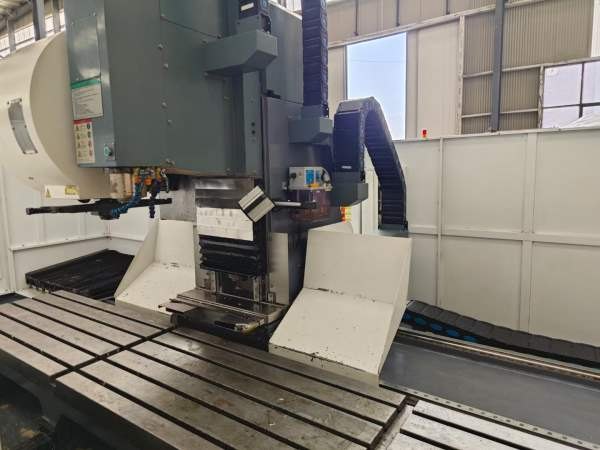 哈驰4500型材加工中心，BT40主轴12000转，发那科MFplu.