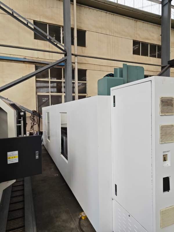 哈驰4500型材加工中心，BT40主轴12000转，发那科MFplu.