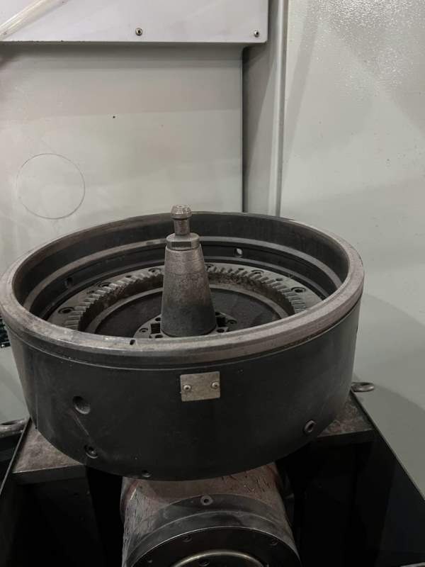 刚刚到货亚崴3016数控龙门加工中心，工作台3.2米1.5米.