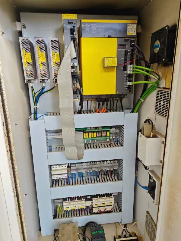 哈驰4500型材加工中心，铸件床身，BT40主轴12000转，.