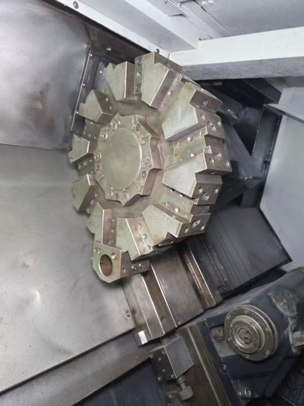 斗山PUMA305数控车床，A2-8主轴，配12寸液压卡盘，10.